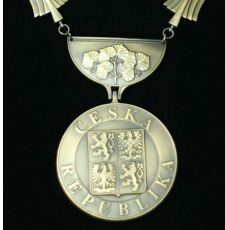 Insignie se státním znakem